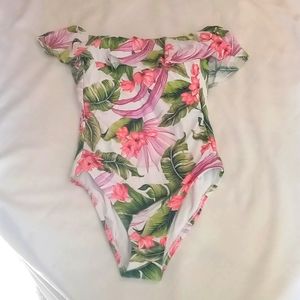 Kona Sol one piece bathing suit. M